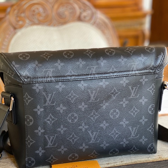 Louis Vuitton Messenger PM Eclipse - Picture 3 of 16